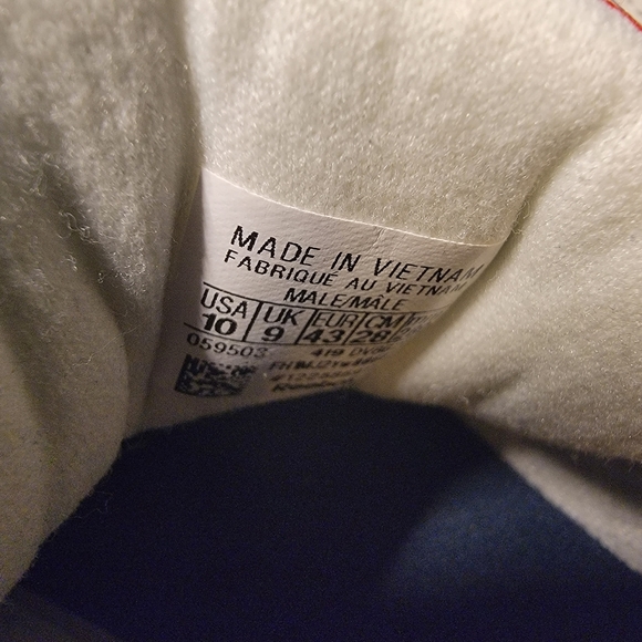 Reebok,  brand new w/box, size 10 - Picture 3 of 3